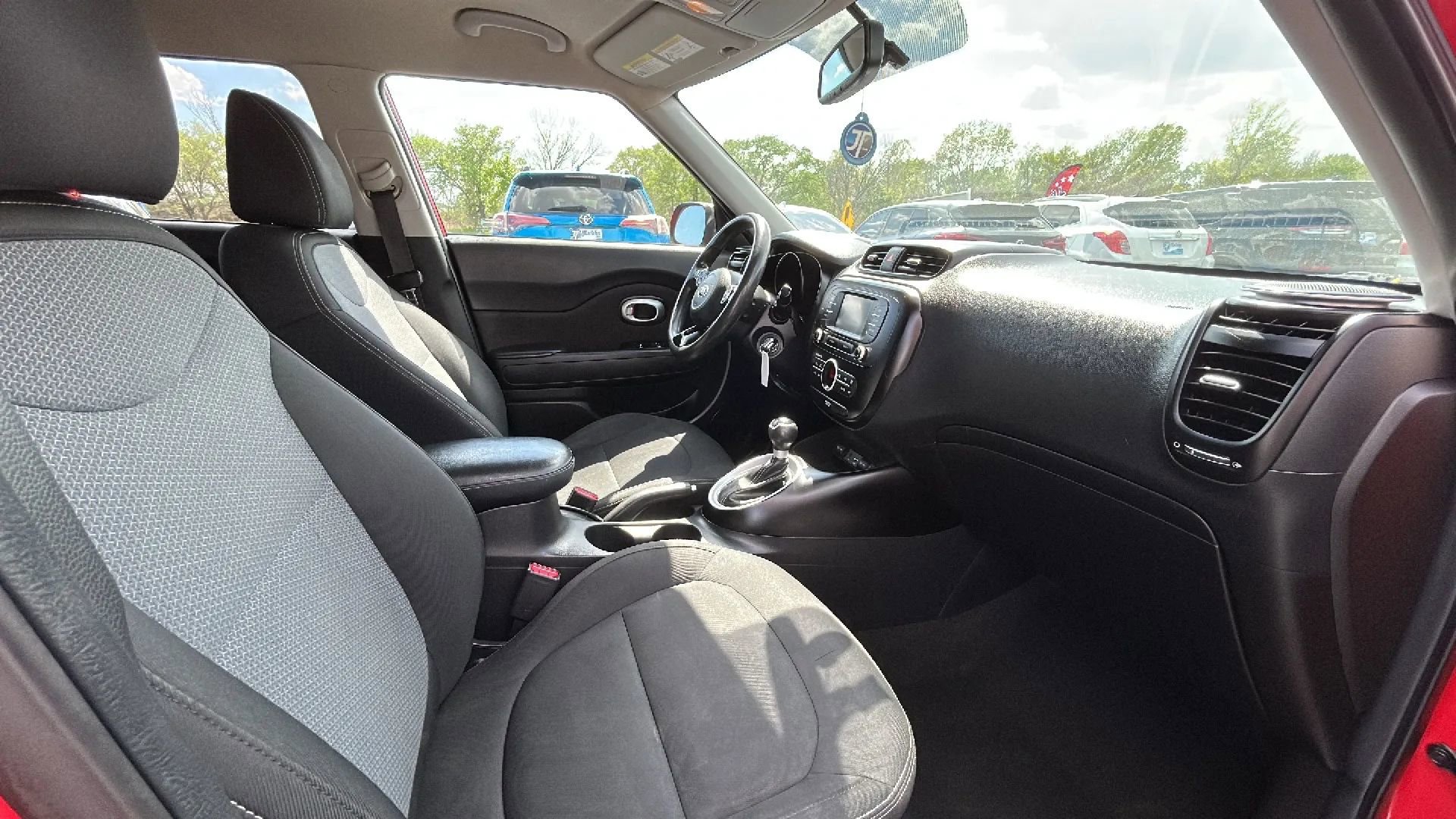 Used 2017 Kia Soul + FWD image 31