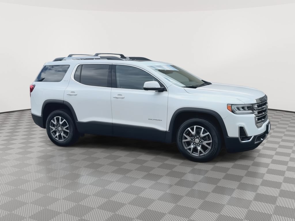 Used 2023 GMC Acadia SLT w/ Technology Package AWD/4WD image 2
