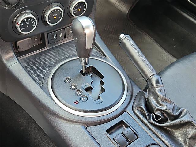 Used 2010 MAZDA MX-5 Miata Grand Touring w/ Premium Pkg RWD image 12