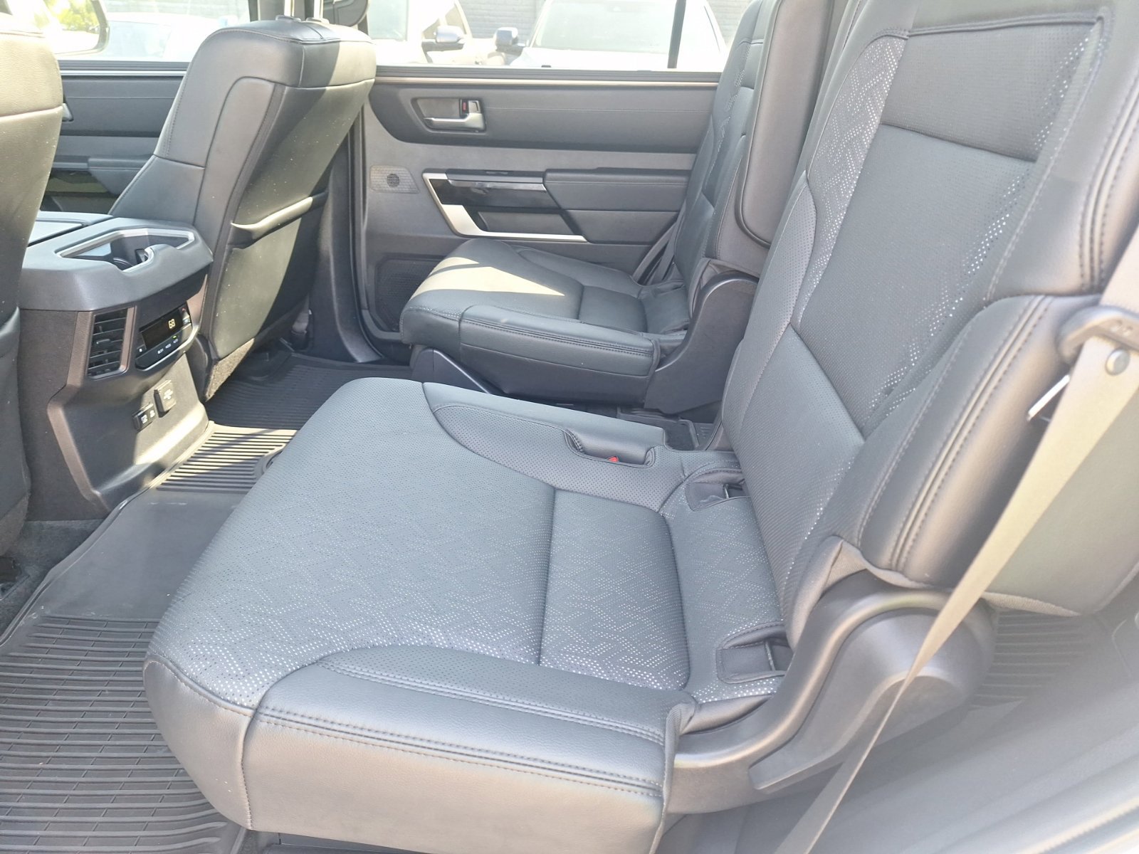 Used 2025 Toyota Sequoia Limited AWD/4WD image 28