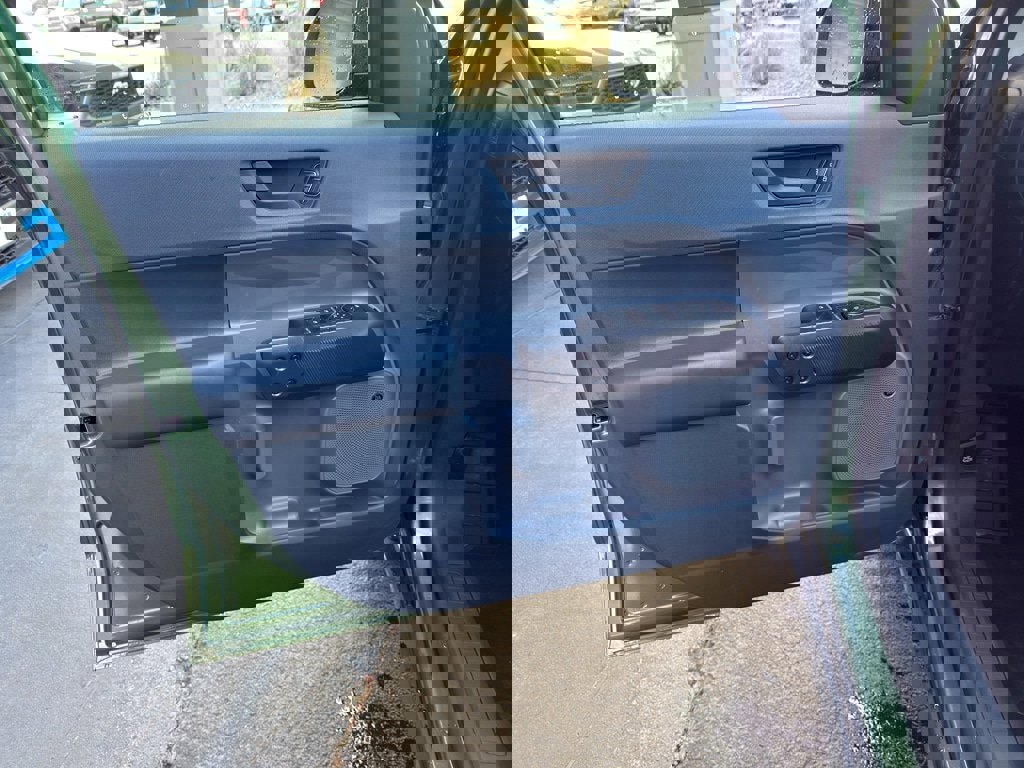 New 2025 Ford Maverick Lariat w/ Black Appearance Package image 13