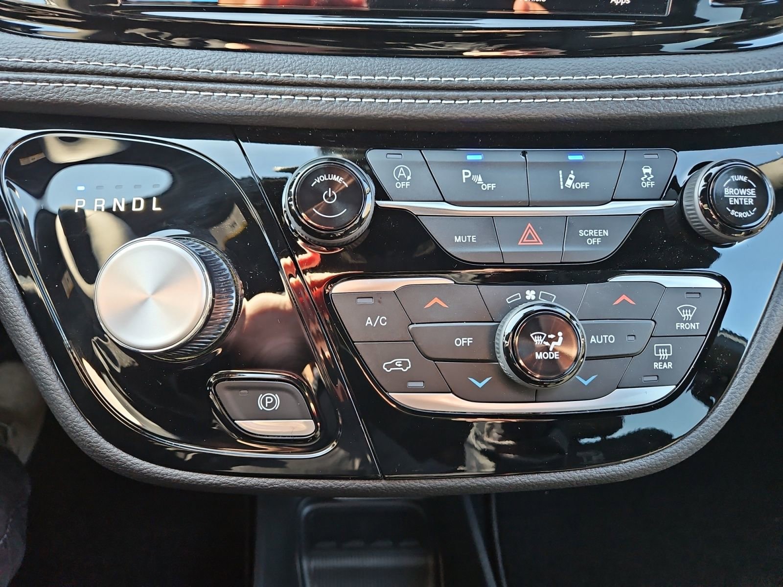 New 2026 Chrysler Pacifica Select w/ S Appearance Package image 27