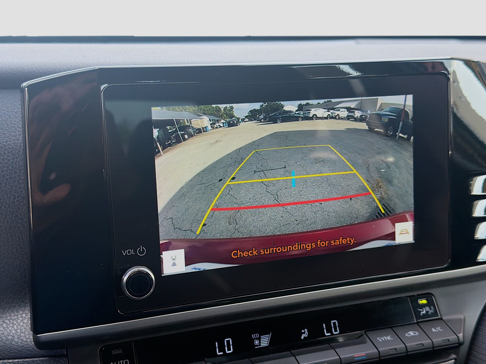Used 2025 Toyota Camry SE FWD image 13