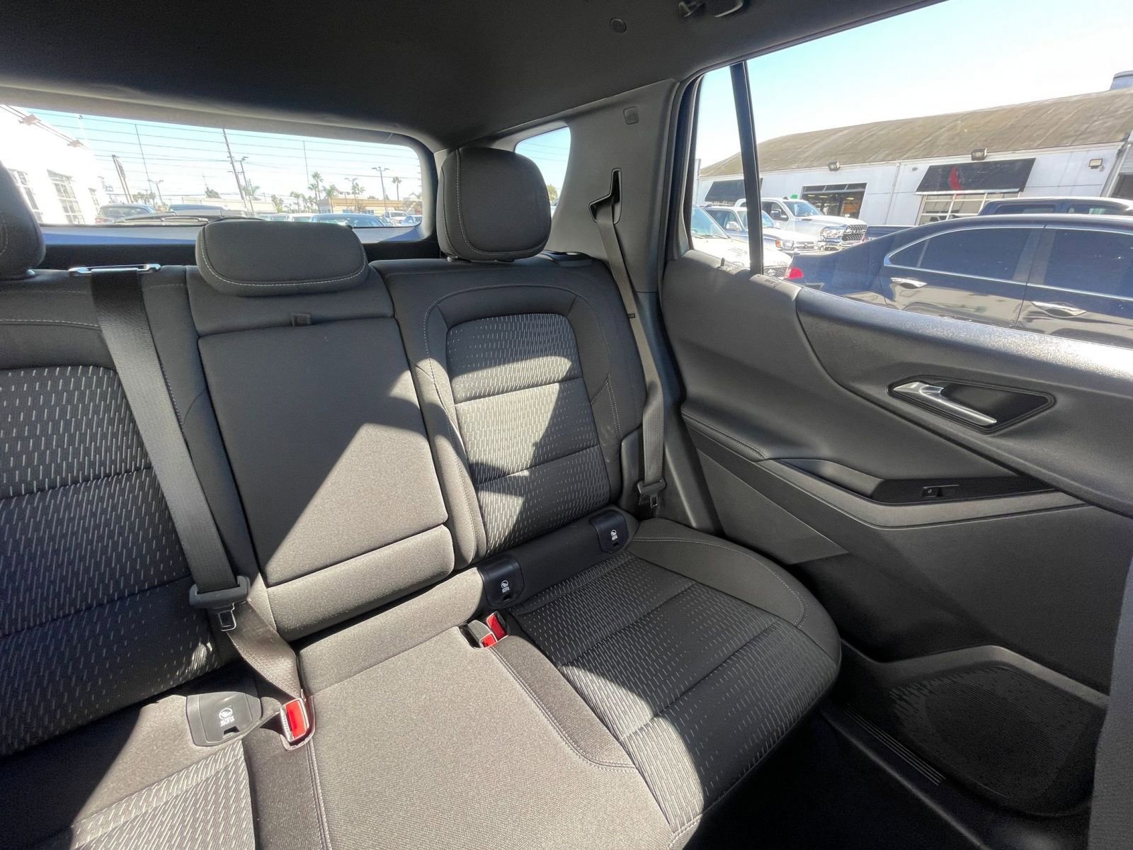 Used 2025 Chevrolet Equinox LT image 37