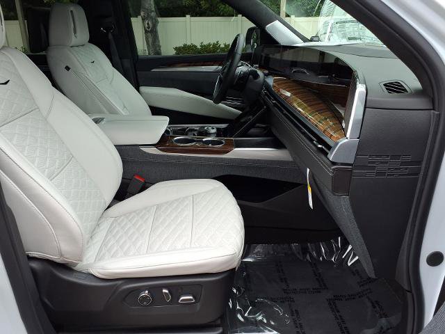 New 2026 Cadillac Escalade Platinum Sport AWD/4WD image 9