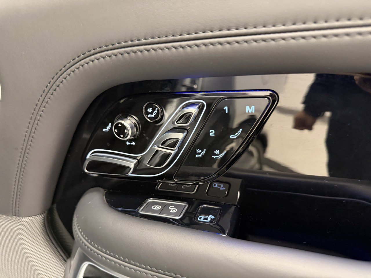 Used 2020 Land Rover Range Rover Autobiography image 56