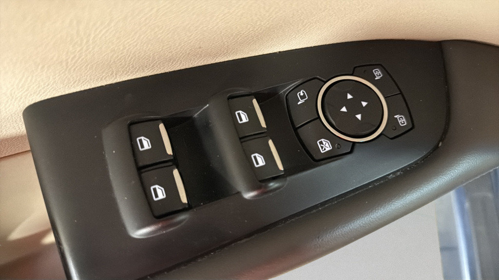 Used 2019 Lincoln Nautilus Reserve FWD image 15