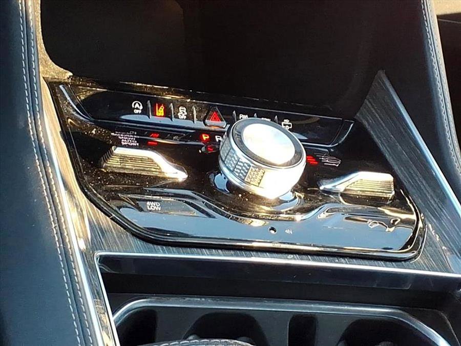 Used 2022 Jeep Wagoneer Series III w/ Premium Group I image 28