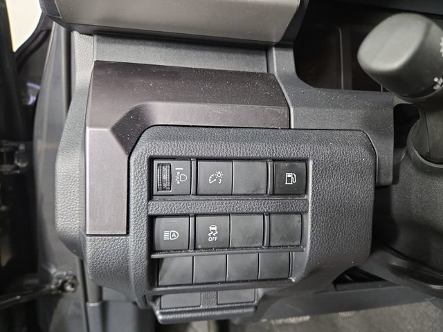 Used 2025 Toyota 4Runner SR5 AWD/4WD image 28