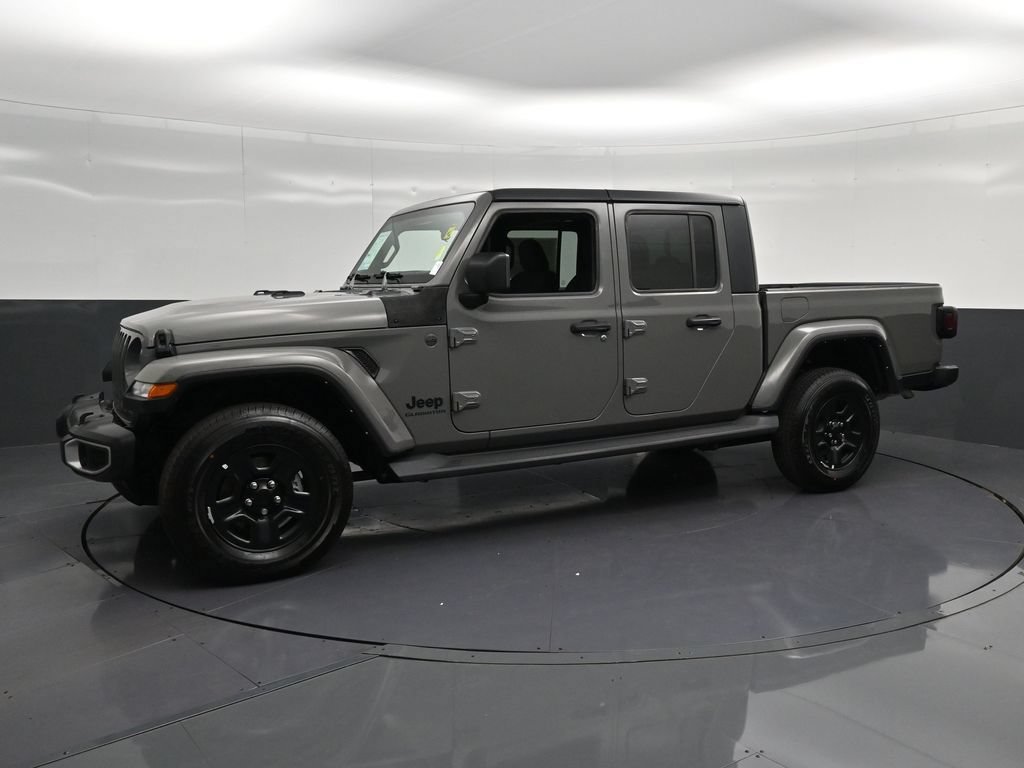 Used 2022 Jeep Gladiator Sport AWD/4WD image 7