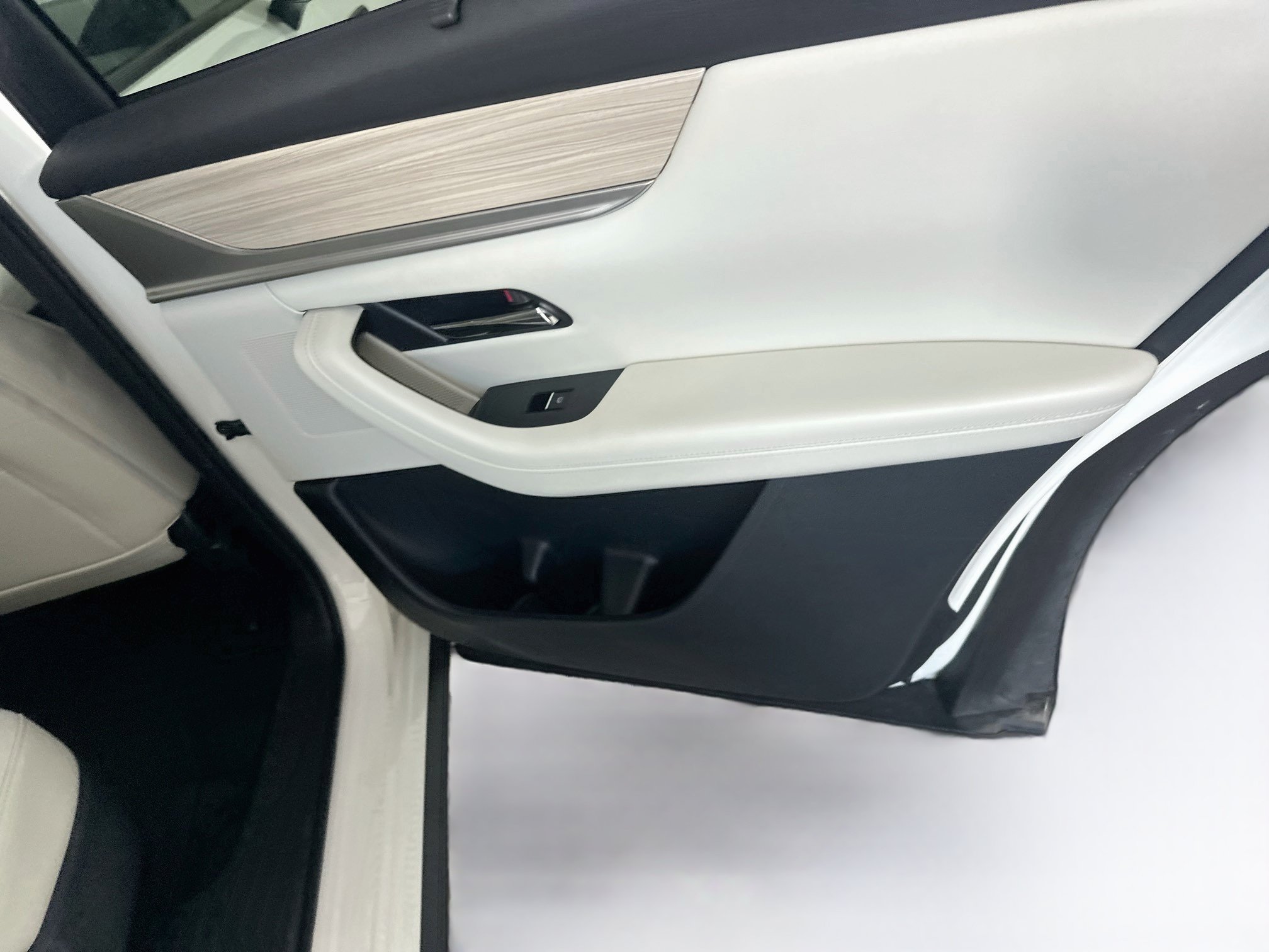 Used 2024 MAZDA CX-90 Plug-In Hybrid w/ Premium Plus AWD/4WD image 33
