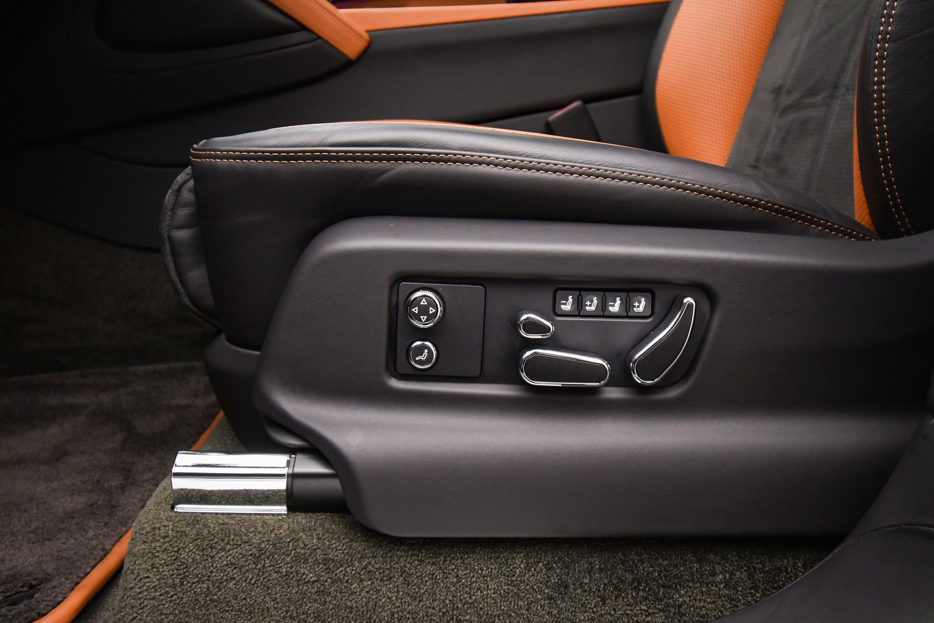 Certified 2022 Bentley Bentayga image 42