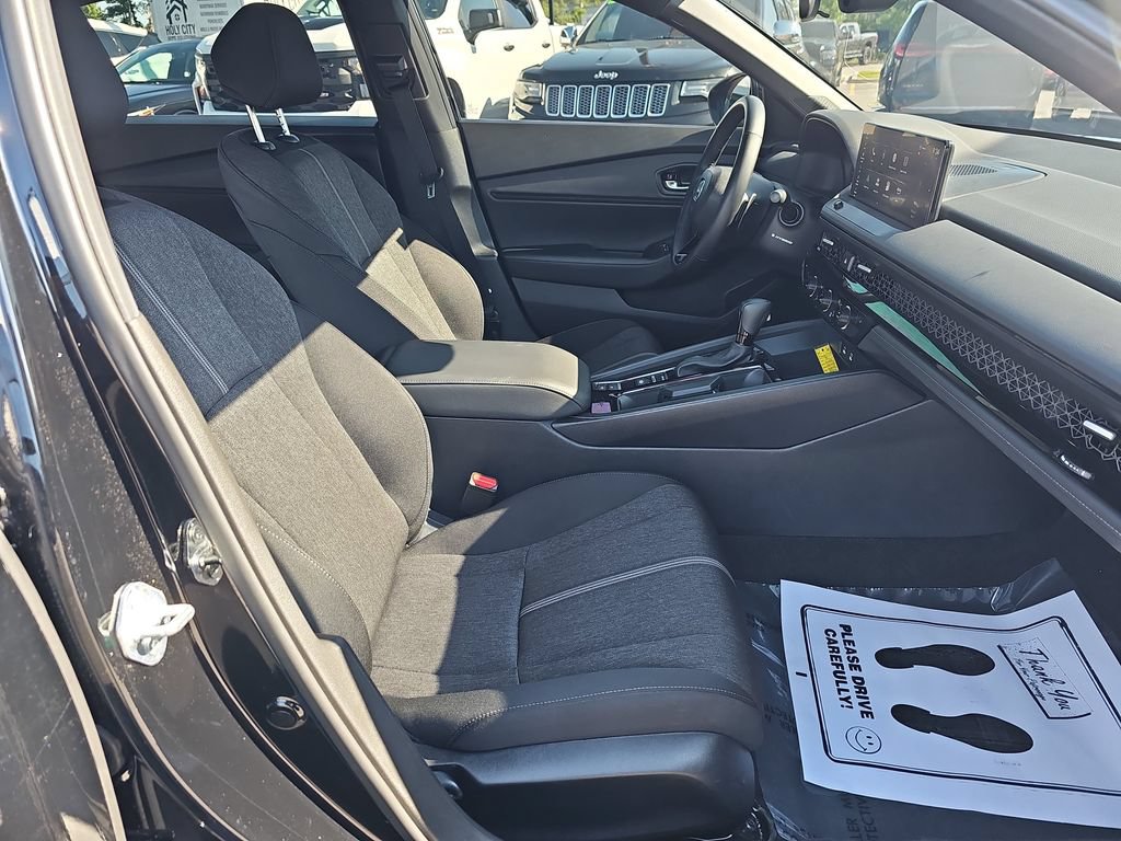Used 2025 Honda Accord Sport image 14