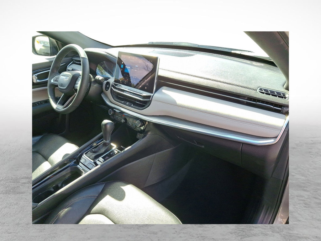 Used 2024 Jeep Compass Limited image 12