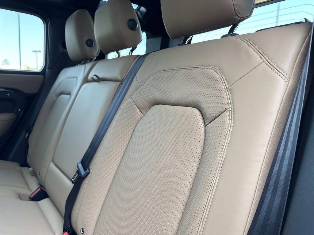 New 2026 Land Rover Defender 110 X-Dynamic SE image 14