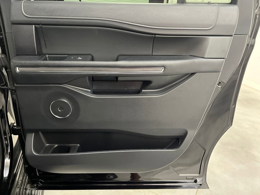 Used 2024 Ford Expedition Max XLT image 21