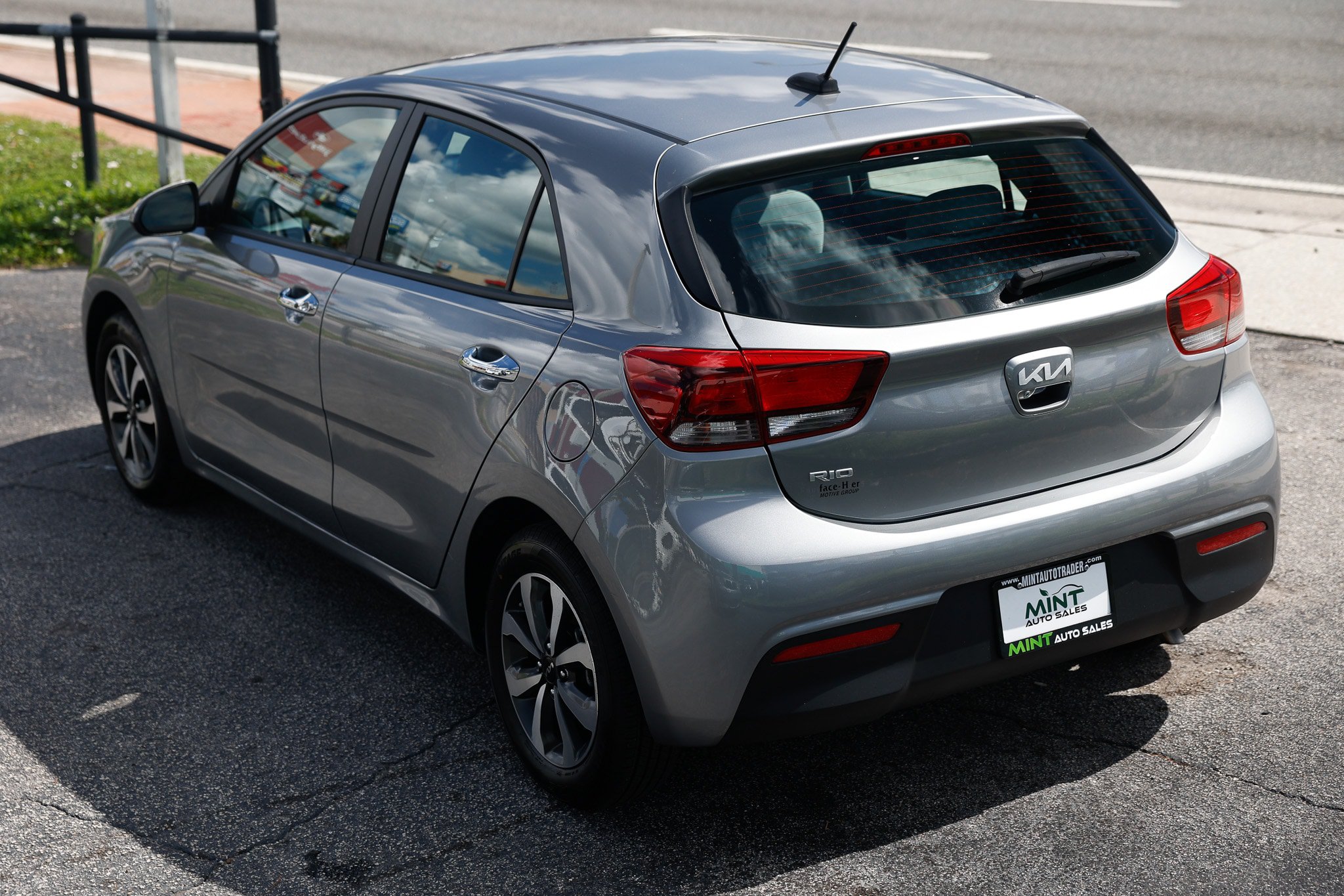 Used 2023 Kia Rio S w/ Technology Package FWD image 8