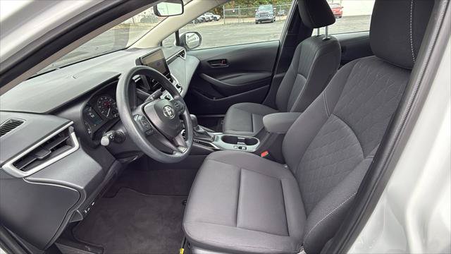 Certified 2025 Toyota Corolla LE FWD image 30