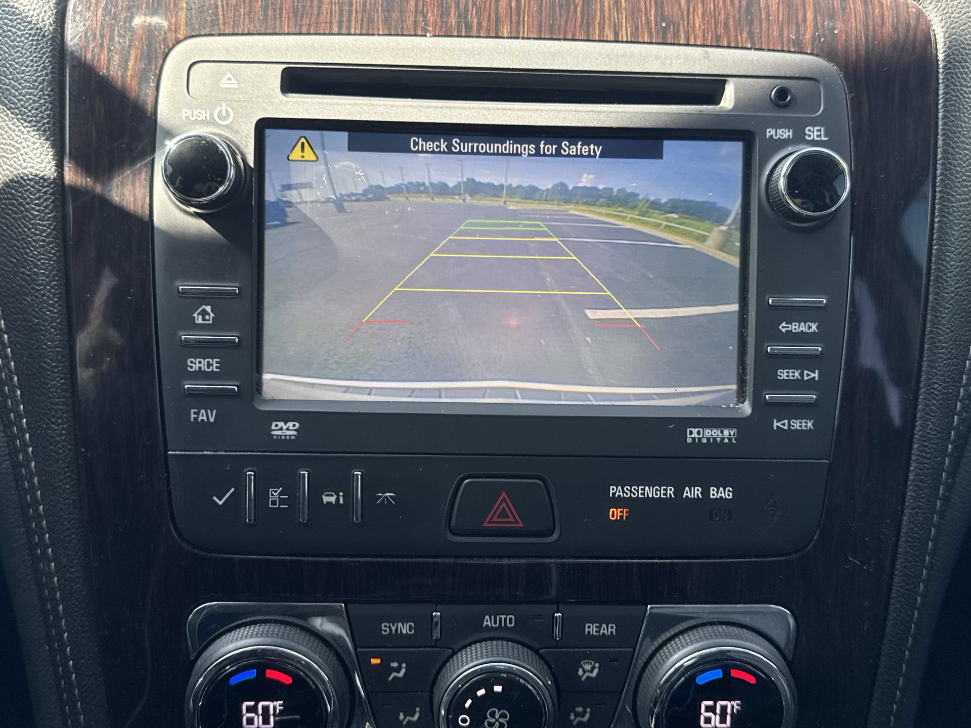 Used 2015 Chevrolet Traverse LT FWD image 17