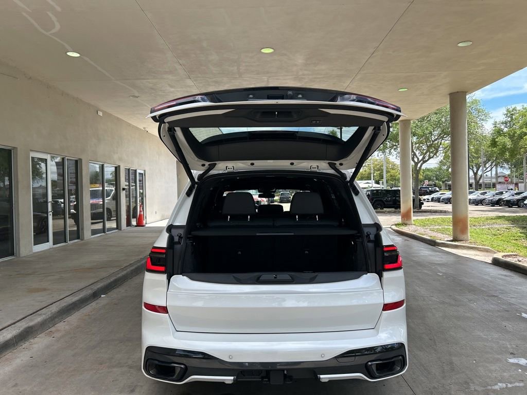 Used 2024 BMW X7 xDrive40i w/ M Sport Package image 50