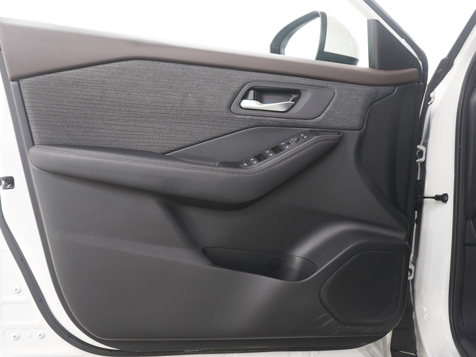 Used 2023 Nissan Rogue SV image 21