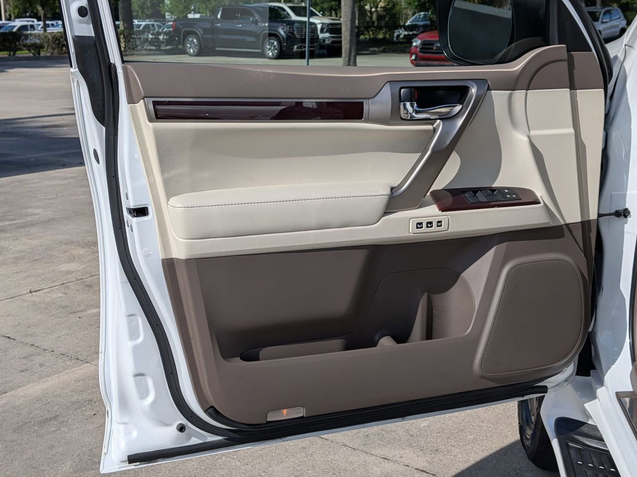 Used 2018 Lexus GX 460 Luxury w/ Sport Design Package AWD/4WD image 8