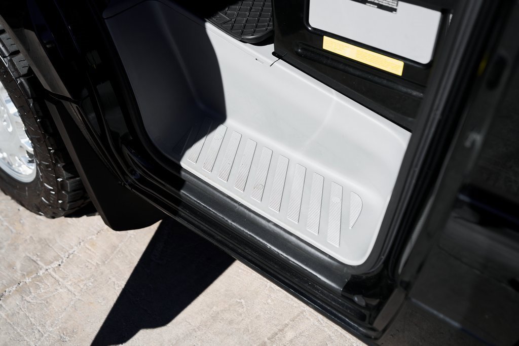 Used 2017 Mercedes-Benz Sprinter 3500 image 25