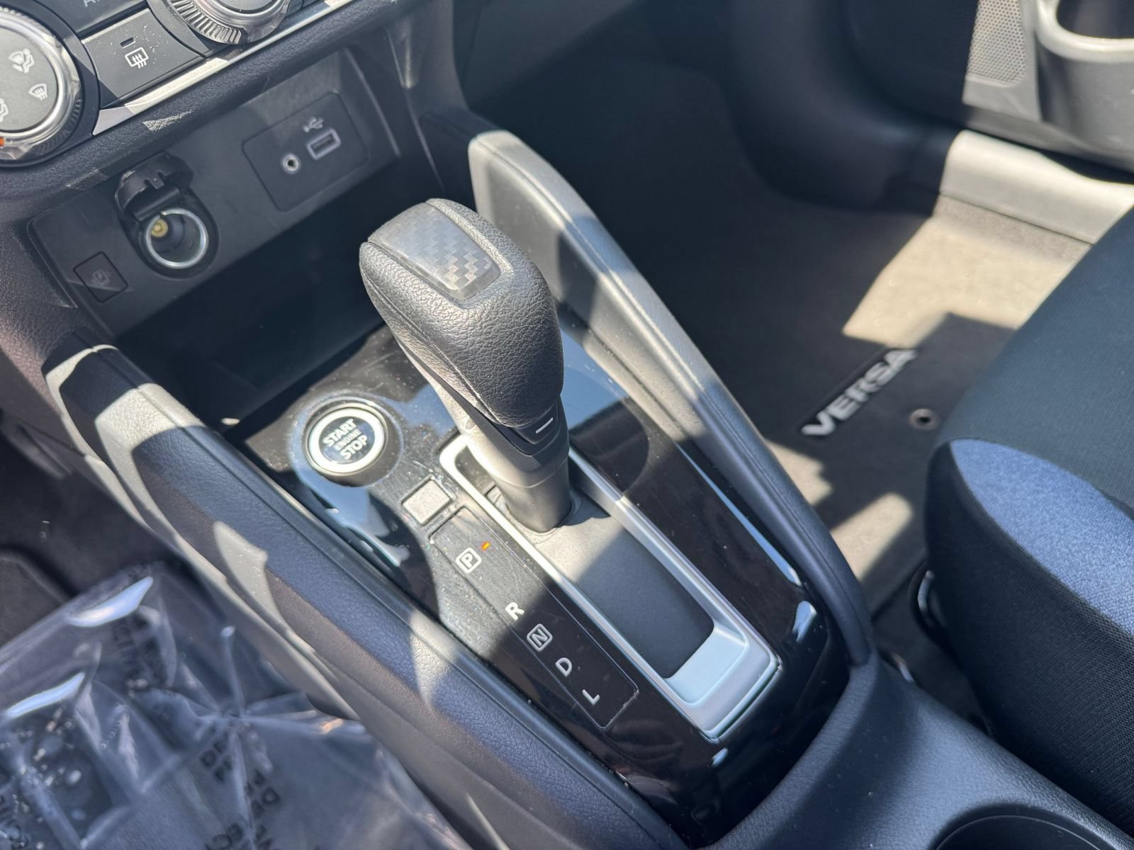 Used 2025 Nissan Versa SV FWD image 39