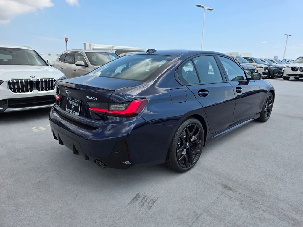 New 2026 BMW 330i Sedan w/ M Sport Package image 4