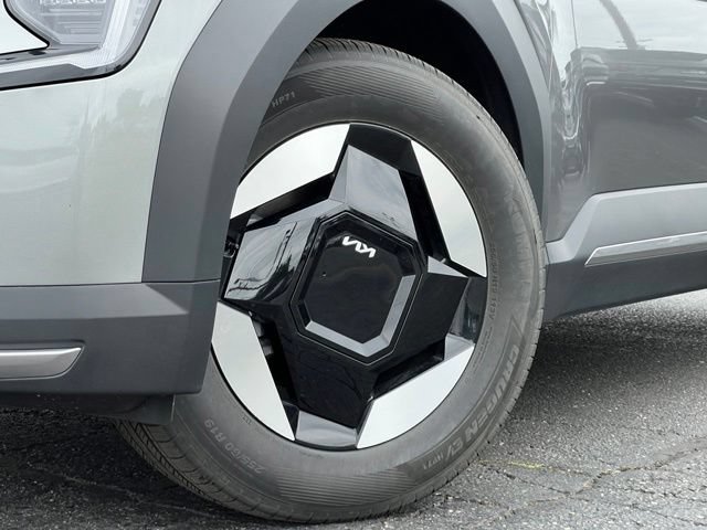 Certified 2024 Kia EV9 Light RWD image 2