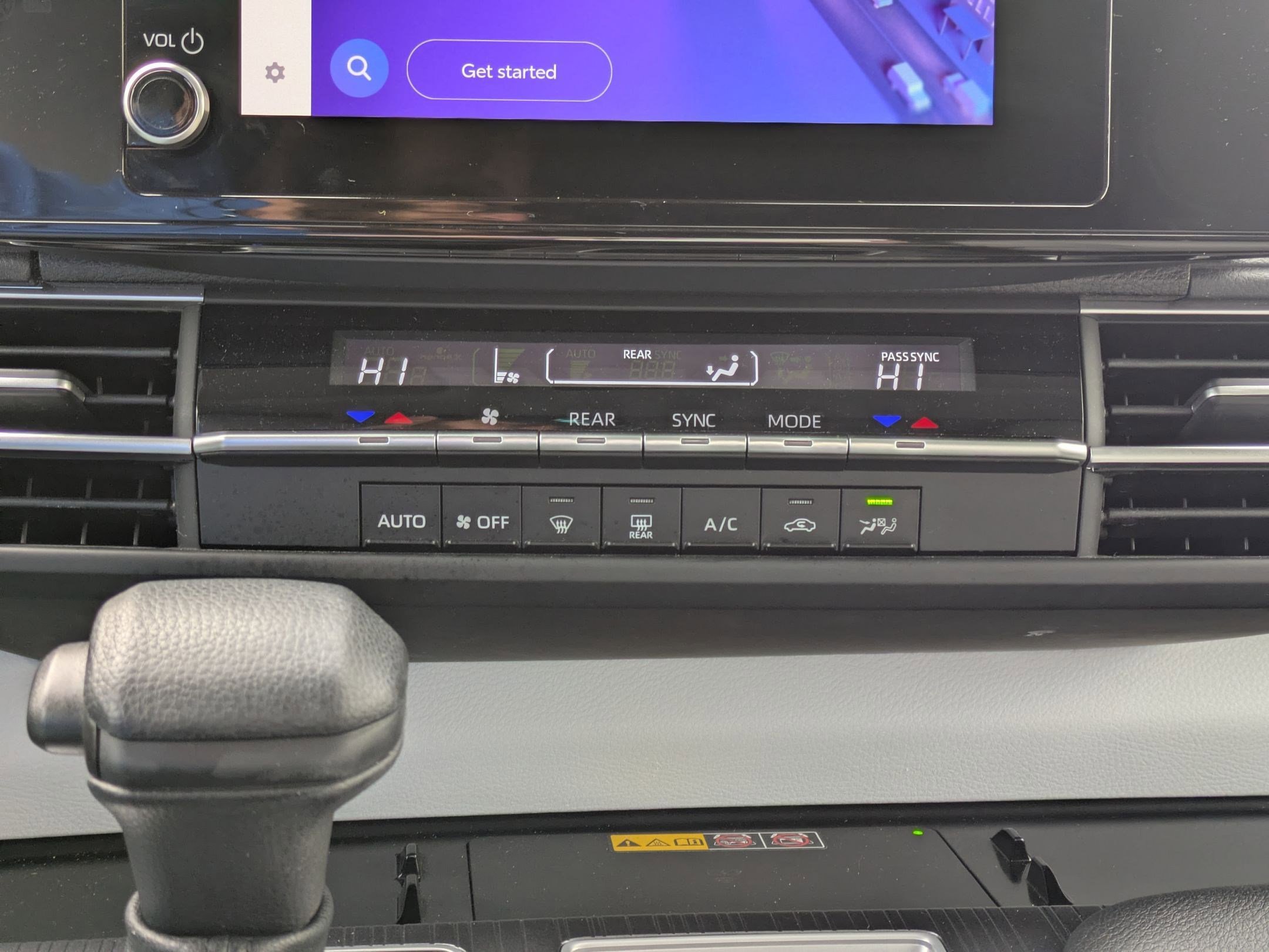 Used 2025 Toyota Sienna LE image 25