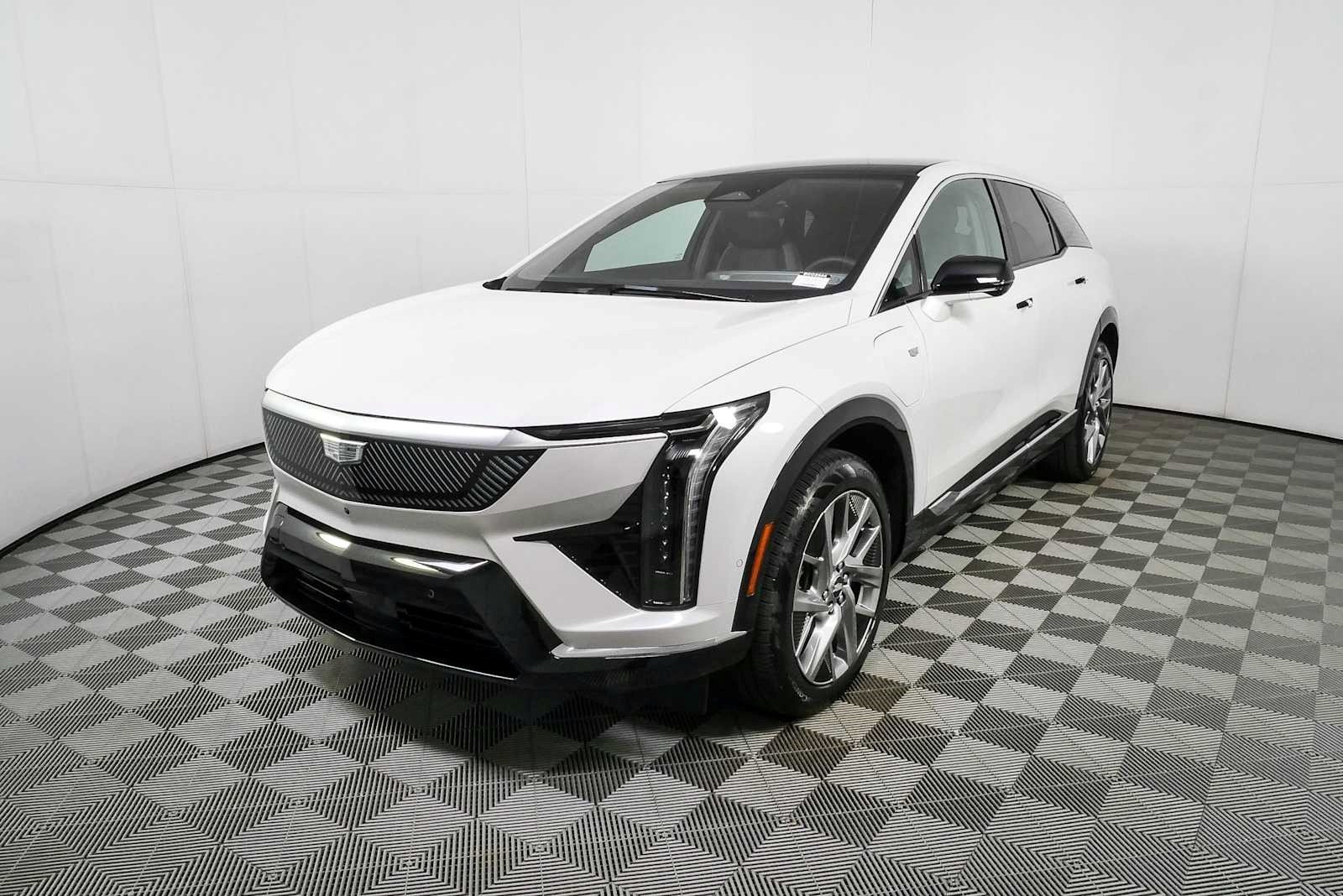 Certified 2025 Cadillac Optiq Luxury 1 AWD/4WD image 25