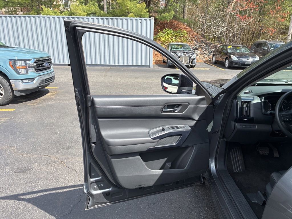 Certified 2025 Nissan Pathfinder S AWD/4WD image 15