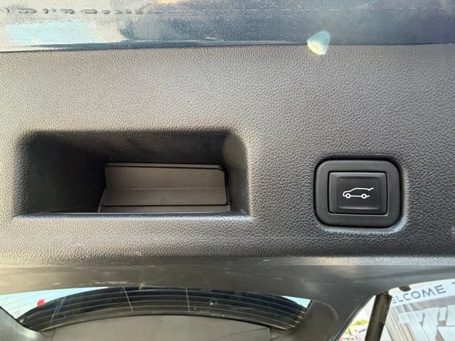 Used 2025 Chevrolet Traverse Z71 AWD/4WD image 21