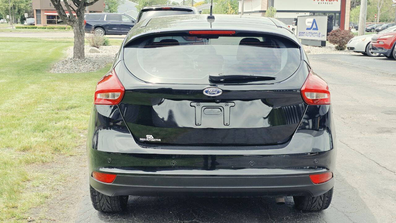 Used 2017 Ford Focus Titanium FWD image 5