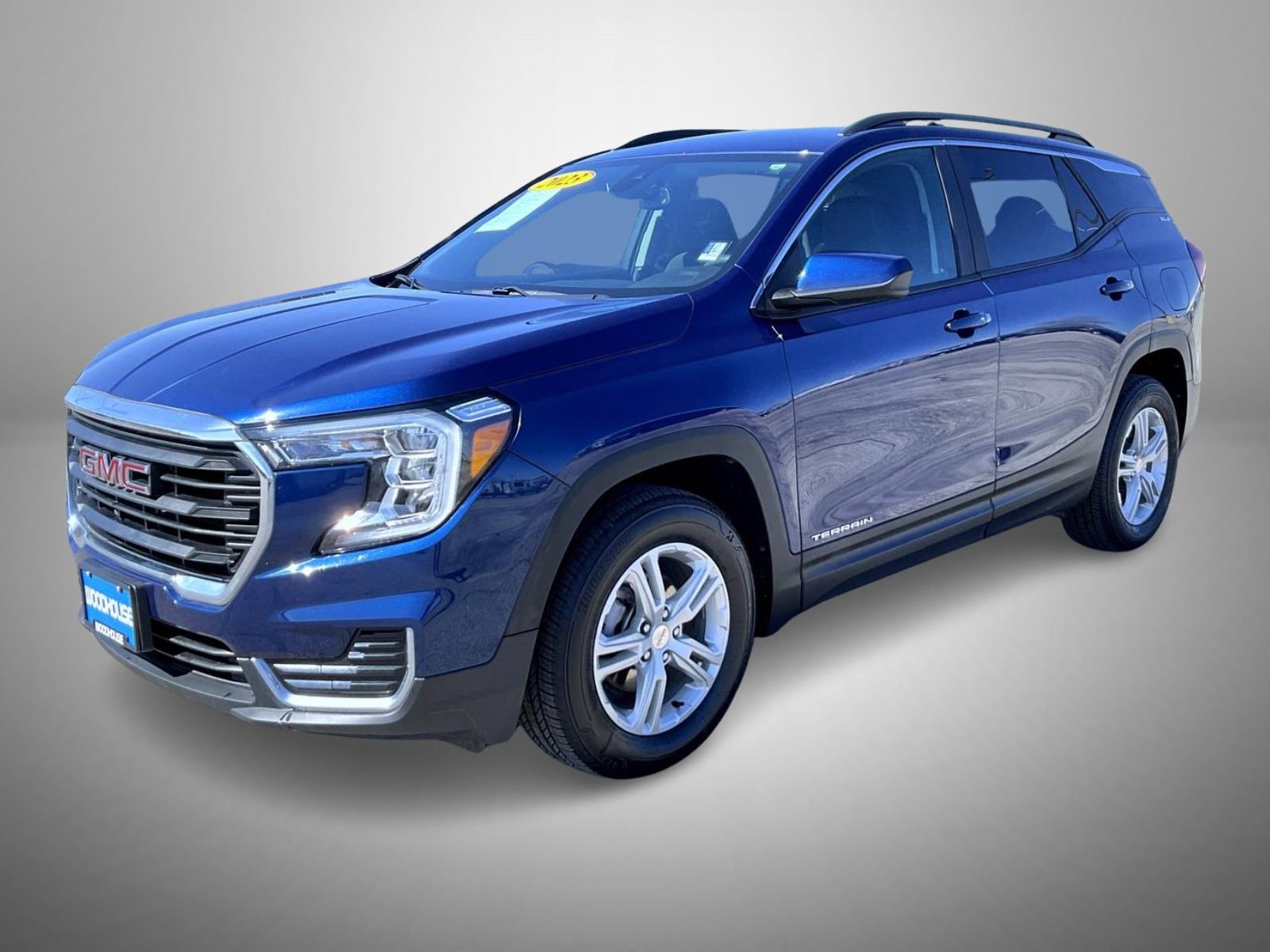 Certified 2023 GMC Terrain SLE w/ Driver Convenience Package image 1