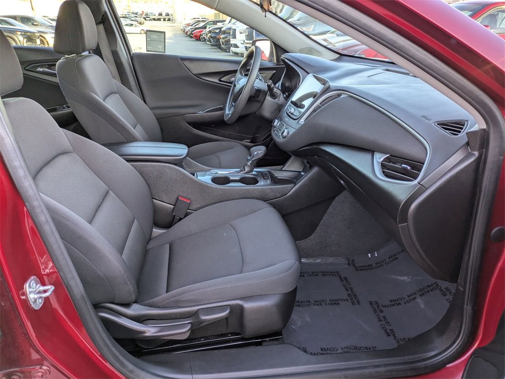 Used 2024 Chevrolet Malibu LT image 32