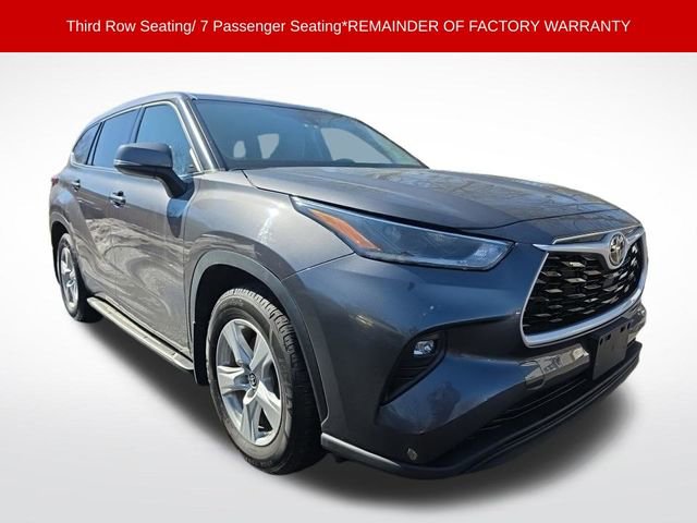 Used 2021 Toyota Highlander LE image 3