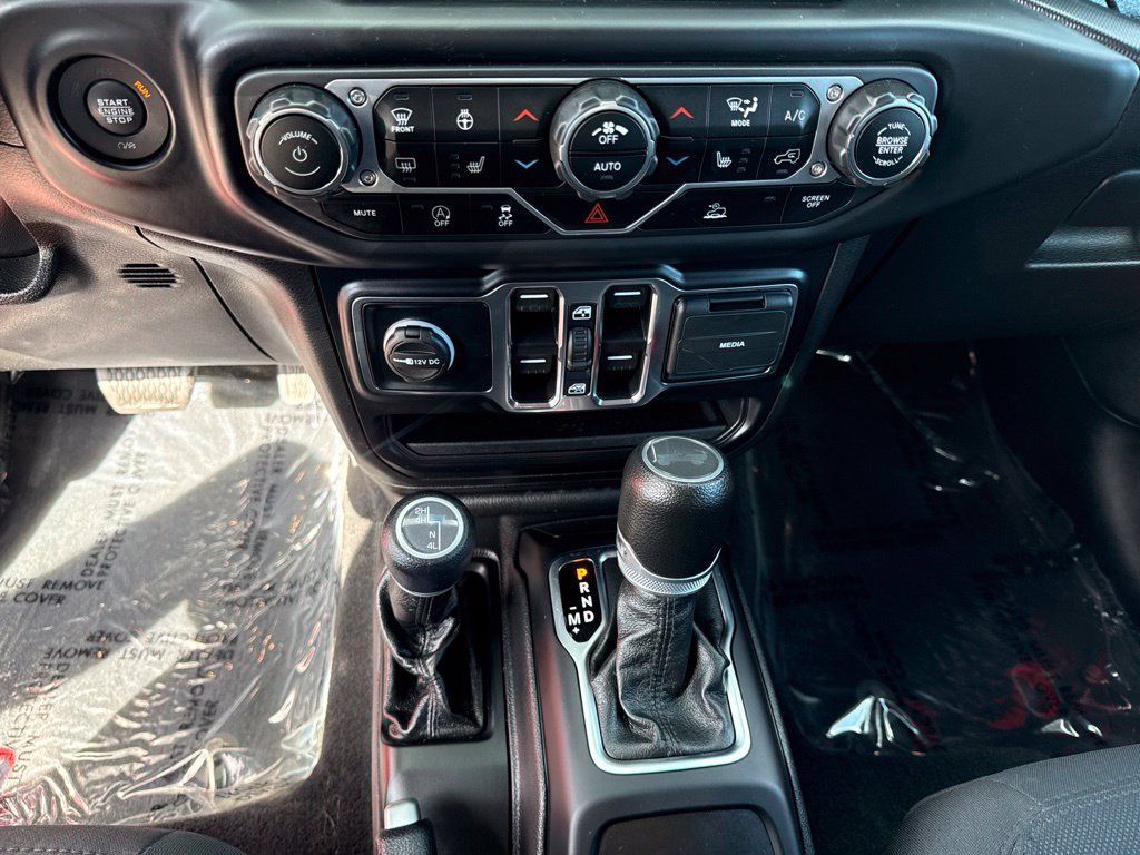 Certified 2022 Jeep Wrangler Unlimited Sport w/ Sun And Sound Package AWD/4WD image 14