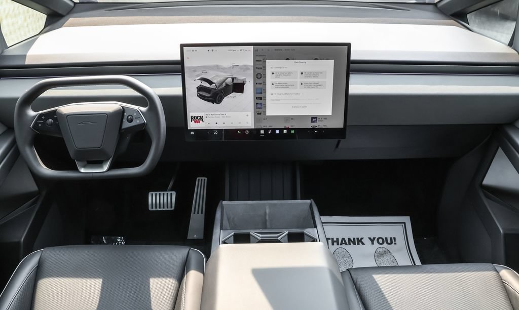 Used 2024 Tesla Cybertruck AWD Crew Cab image 25