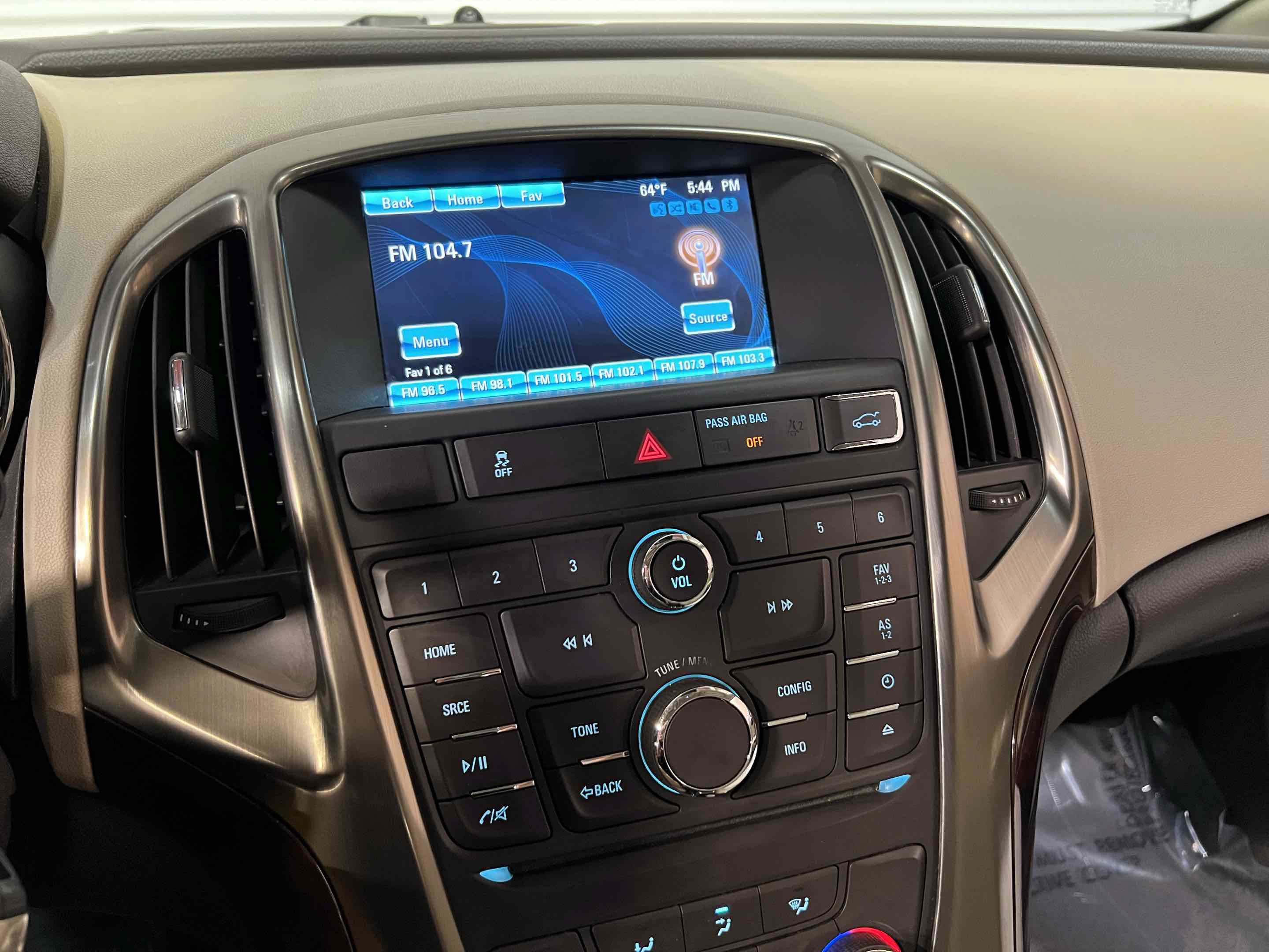 Used 2015 Buick Verano FWD image 6