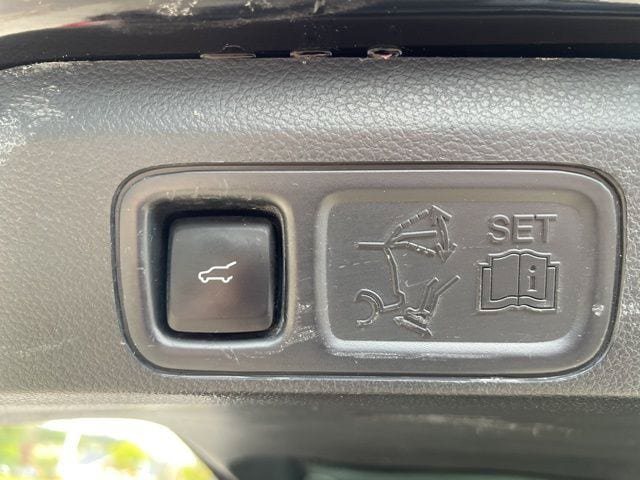 Used 2023 Ford Expedition Limited AWD/4WD image 13