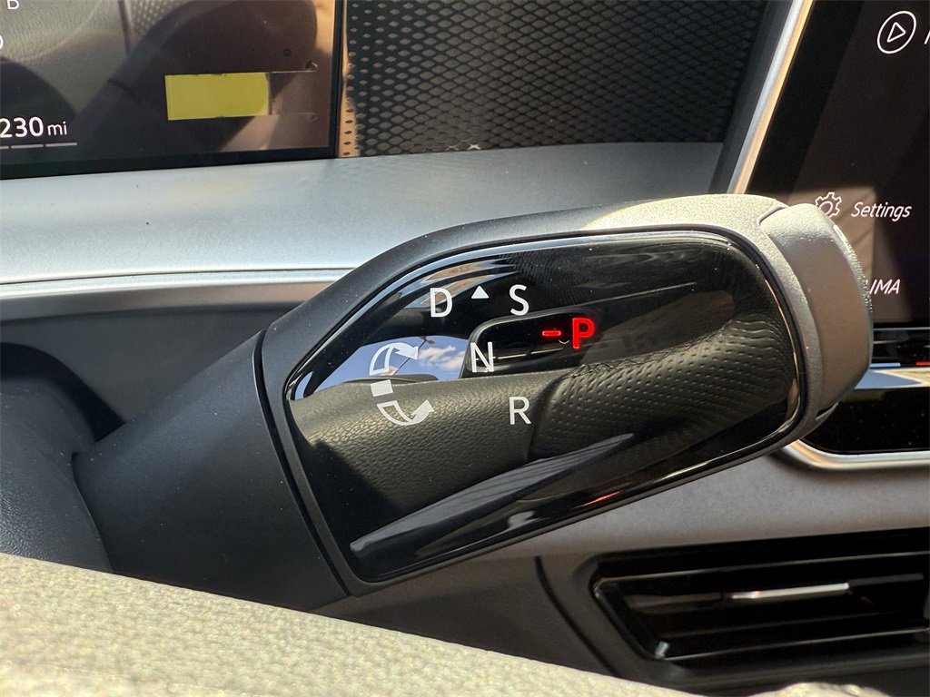 New 2026 Volkswagen Tiguan SE R-Line image 20