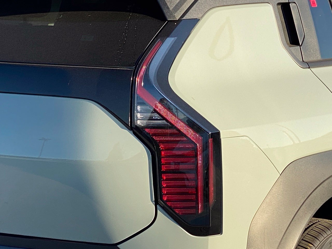 New 2027 Kia EV3 Wind AWD/4WD image 4