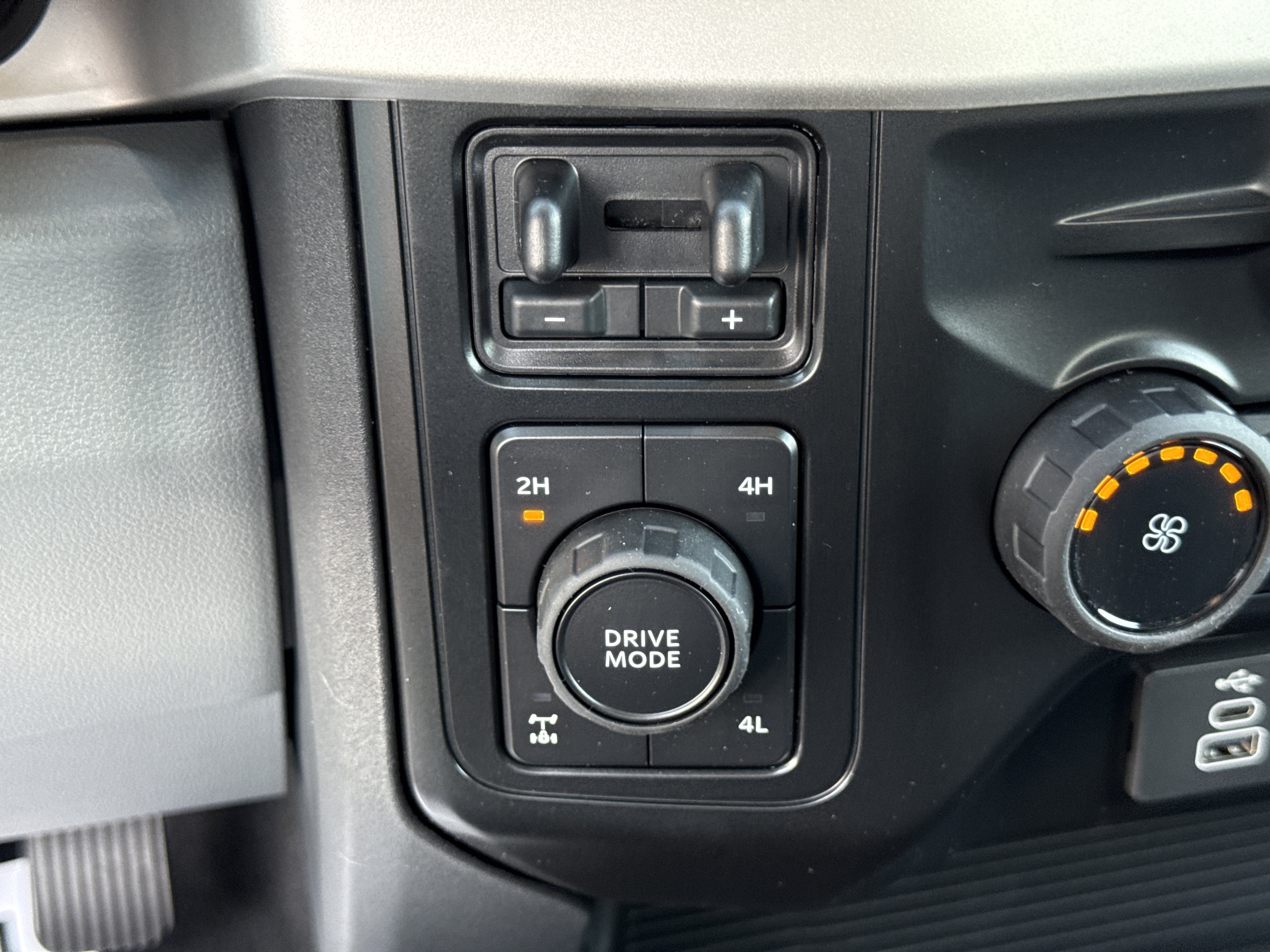 New 2026 Ford F350 XL w/ STX Appearance Package AWD/4WD image 20