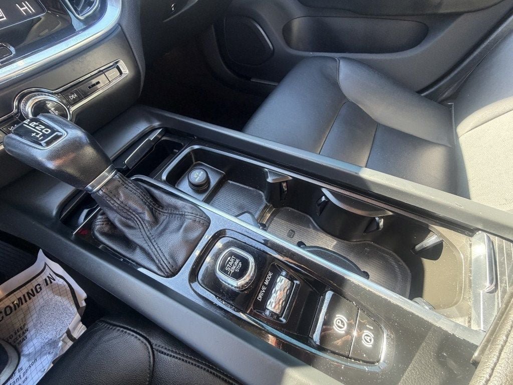 Used 2020 Volvo S60 T6 Momentum AWD/4WD image 19