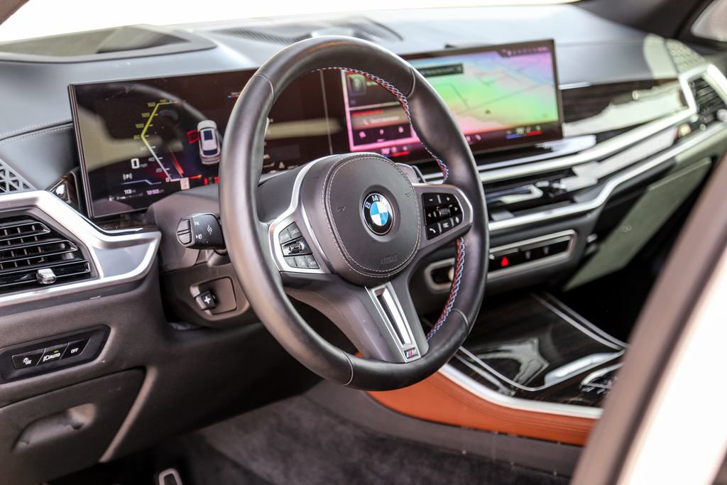 Used 2025 BMW X5 M60i w/ Executive Package image 13