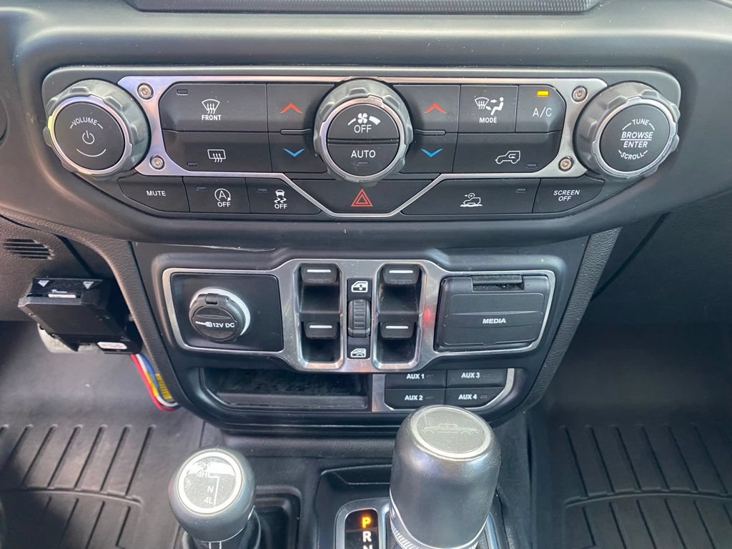 Used 2020 Jeep Gladiator Overland AWD/4WD image 19