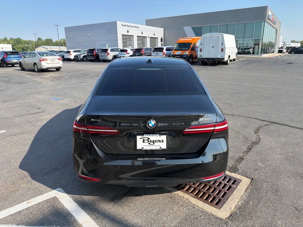 Used 2025 BMW 530i xDrive AWD/4WD image 4