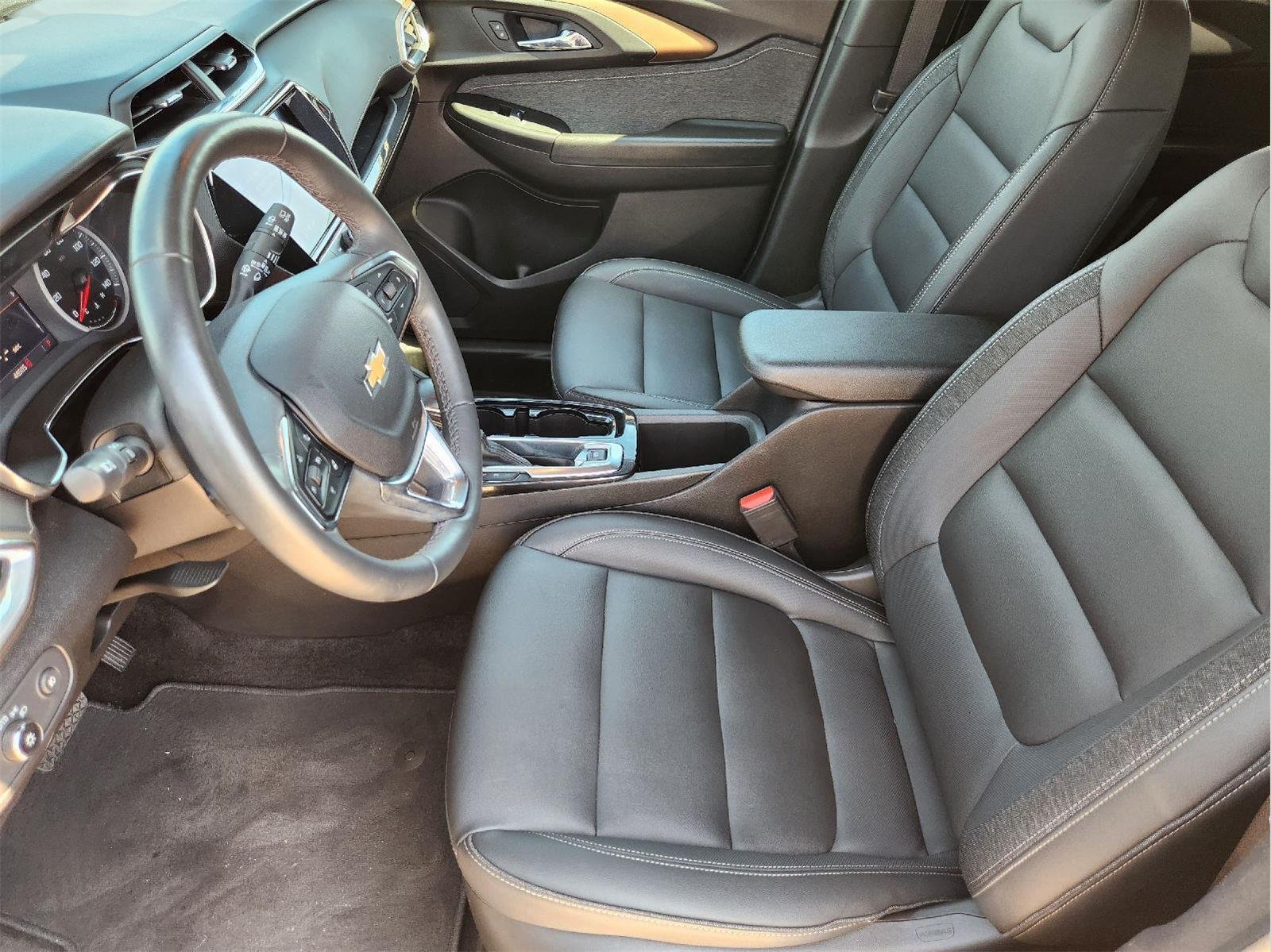 Used 2023 Chevrolet TrailBlazer ACTIV w/ Sun and Liftgate Package FWD image 13